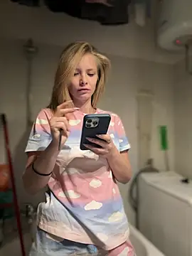 AnastasiaAniess online show from 03-20-25, 07:04