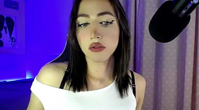 Snapshot of charlottesexxx chatting on 01-27-25, 10:38 charlottesexxx online show from 01-27-25, 10:38