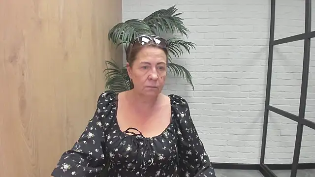 LindaPassionate online show from 06-09-26, 05:19