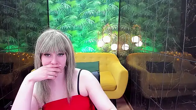 Snapshot of AlanaDreamy chatting on 12-29-24, 02:00 AlanaDreamy online show from 12-29-24, 02:00