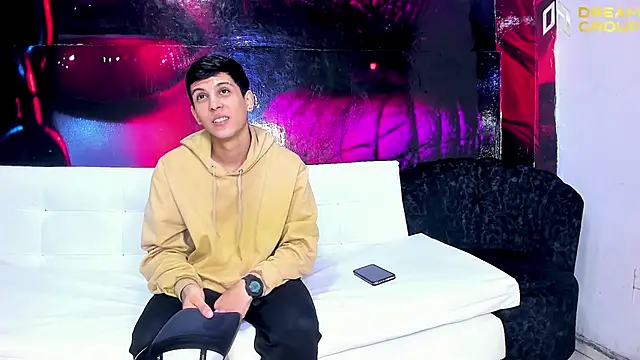 AmazingPartys online show from 11-25-25, 01:00