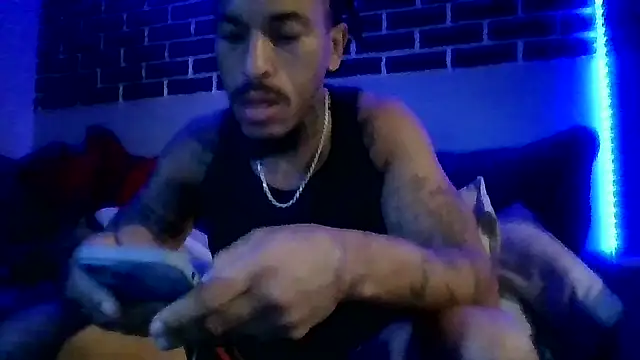 Snapshot of BigWayneBabyXXX chatting on 10-27-25, 01:37 BigWayneBabyXXX online show from 10-27-25, 01:37