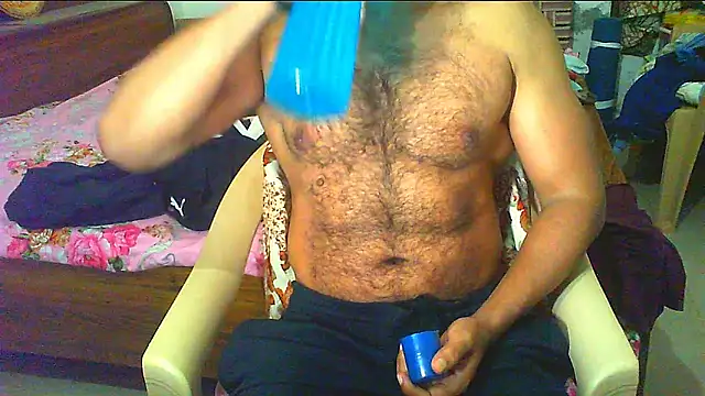 Snapshot of Vbestshow chatting on 06-14-26, 01:13 Vbestshow online show from 06-14-26, 01:13