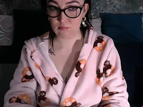 Snapshot of CreamyWetGirl chatting on 12-18-24, 07:26 CreamyWetGirl online show from 12-18-24, 07:26