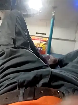 Snapshot of Bengali_BULL1 chatting on 09-27-25, 02:11 Bengali BULL1 online show from 09-27-25, 02:11