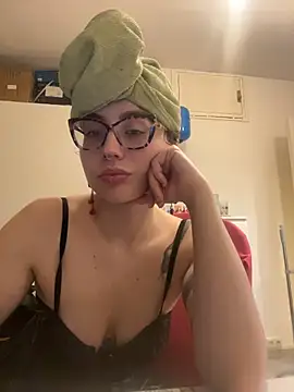 ladyturtle online show from 04-26-26, 09:12