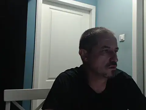 Snapshot of MisterFaithRO chatting on 06-16-26, 12:35 MisterFaithRO online show from 06-16-26, 12:35