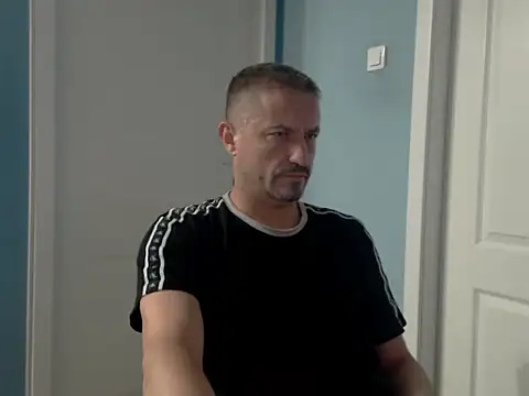 Snapshot of MisterFaithRO chatting on 07-06-26, 06:43 MisterFaithRO online show from 07-06-26, 06:43