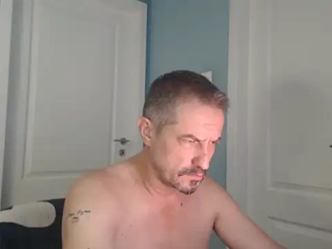 Snapshot of MisterFaithRO chatting on 07-27-26, 08:27 MisterFaithRO online show from 07-27-26, 08:27