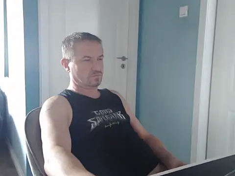 Snapshot of MisterFaithRO chatting on 07-29-26, 06:44 MisterFaithRO online show from 07-29-26, 06:44