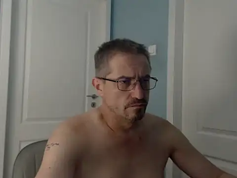 Snapshot of MisterFaithRO chatting on 08-01-26, 09:25 MisterFaithRO online show from 08-01-26, 09:25