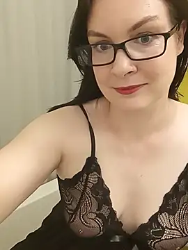 Snapshot of DesreRose chatting on 06-11-26, 10:41 DesreRose online show from 06-11-26, 10:41