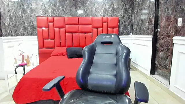 Snapshot of Imyourdirtymilf chatting on 11-04-25, 08:19 Imyourdirtymilf online show from 11-04-25, 08:19