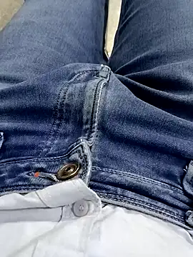 Babyucum4me online show from 01-27-25, 06:31