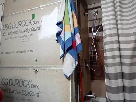 Snapshot of ThickDMatty@xh chatting on 12-11-24, 05:00 ThickDMattyxh online show from 12-11-24, 05:00