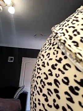 SWEETDOLLY29XX online show from 05-17-26, 05:38
