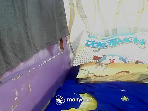 BURBERRY69 online show from 11-12-25, 12:44