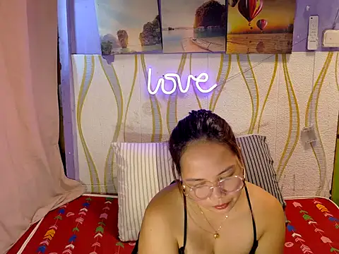 BURBERRY69 online show from 03-06-26, 01:35