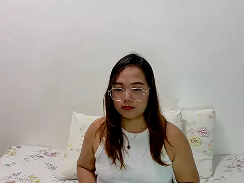 Snapshot of BURBERRY69 chatting on 07-06-26, 12:57 BURBERRY69 online show from 07-06-26, 12:57