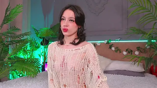 Snapshot of Devilinee chatting on 03-12-25, 07:02 Devilinee online show from 03-12-25, 07:02