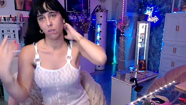Snapshot of misscectito13 chatting on 06-04-26, 10:49 misscectito13 online show from 06-04-26, 10:49