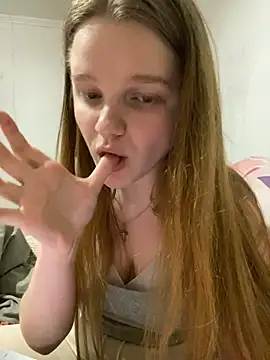 Snapshot of -MimmiLissa- chatting on 12-10-24, 09:43 -MimmiLissa- online show from 12-10-24, 09:43