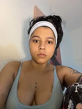 Snapshot of Naiara_sex chatting on 04-24-26, 05:54 Naiara sex online show from 04-24-26, 05:54