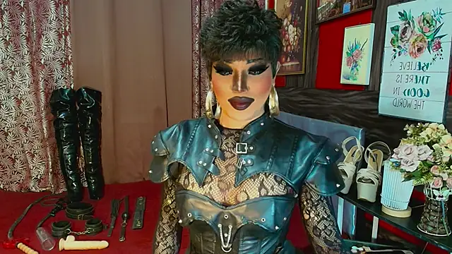Snapshot of trixxielicious chatting on 06-14-26, 03:14 trixxielicious online show from 06-14-26, 03:14