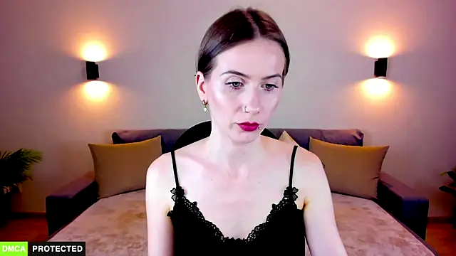 TheWoman   online show from 09-19-25, 01:45