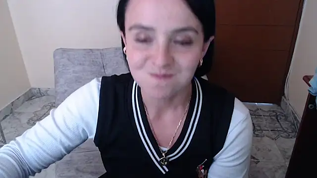 Snapshot of antara_hotgirl chatting on 04-18-26, 08:09 antara hotgirl online show from 04-18-26, 08:09