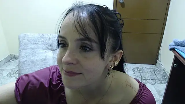 Snapshot of antara_hotgirl chatting on 04-28-26, 10:04 antara hotgirl online show from 04-28-26, 10:04