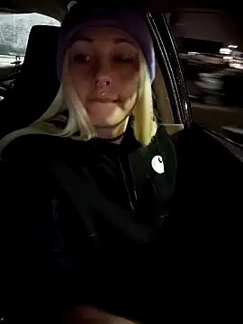 Snapshot of Babii_Nova chatting on 12-27-24, 04:36 Babii Nova online show from 12-27-24, 04:36