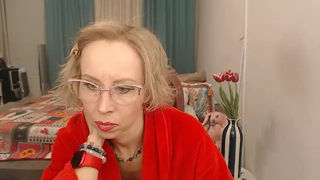 LuxuryNika online show from 03-19-26, 04:44