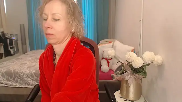 LuxuryNika online show from 05-17-26, 09:38