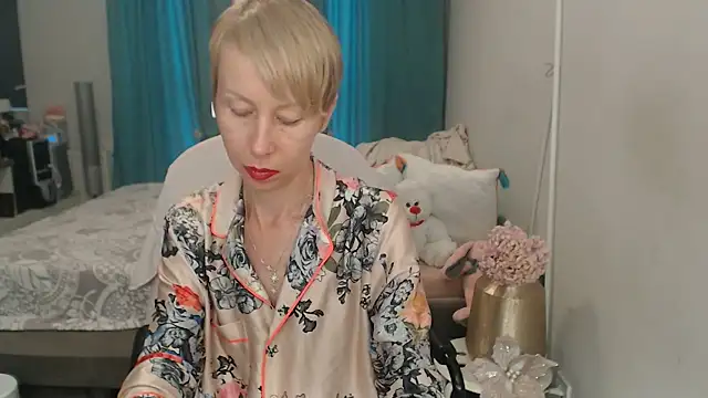 LuxuryNika online show from 07-02-26, 01:39