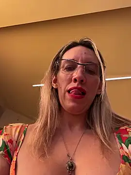 Gatitacarlita online show from 01-20-25, 01:42