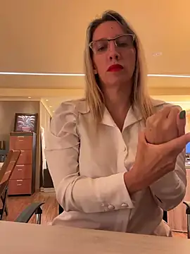 Gatitacarlita online show from 02-14-25, 08:05