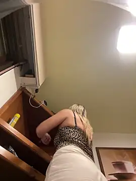 Gatitacarlita online show from 03-11-25, 05:57