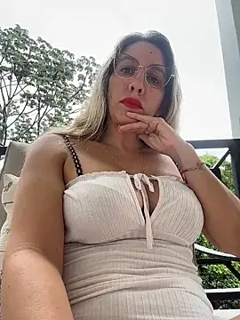 Gatitacarlita online show from 04-07-26, 01:00