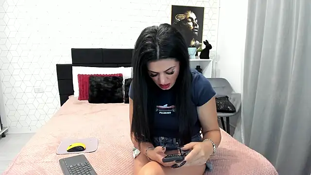 Snapshot of Heidix chatting on 07-22-26, 03:20 Heidix online show from 07-22-26, 03:20