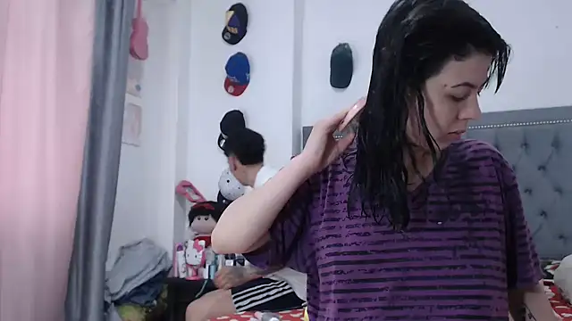 dulce maria x online show from 10-25-25, 11:40