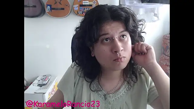 Snapshot of Smoke_trip_Alicia chatting on 02-03-25, 12:47 Smoke trip Alicia online show from 02-03-25, 12:47