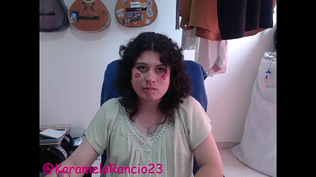 Snapshot of Smoke_trip_Alicia chatting on 03-06-25, 04:17 Smoke trip Alicia online show from 03-06-25, 04:17