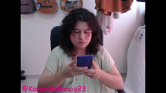 Snapshot of Smoke_trip_Alicia chatting on 03-08-25, 03:24 Smoke trip Alicia online show from 03-08-25, 03:24