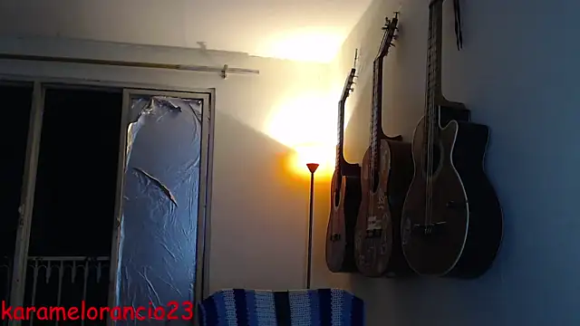 Snapshot of Smoke_trip_Alicia chatting on 09-16-25, 04:24 Smoke trip Alicia online show from 09-16-25, 04:24