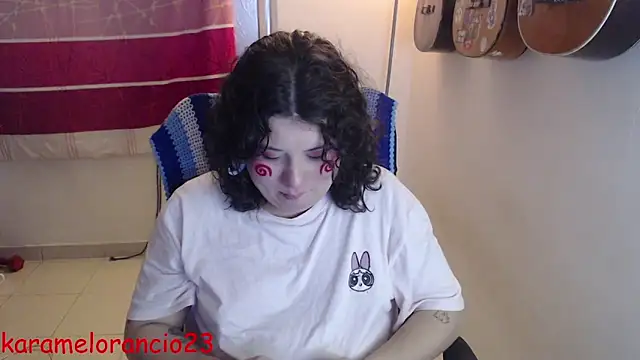 Snapshot of Smoke_trip_Alicia chatting on 09-19-25, 04:47 Smoke trip Alicia online show from 09-19-25, 04:47