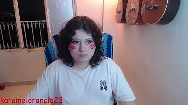 Snapshot of Smoke_trip_Alicia chatting on 09-22-25, 03:52 Smoke trip Alicia online show from 09-22-25, 03:52