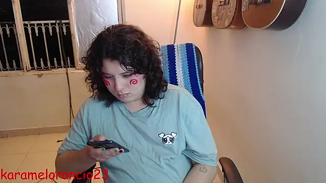 Snapshot of Smoke_trip_Alicia chatting on 09-23-25, 04:37 Smoke trip Alicia online show from 09-23-25, 04:37