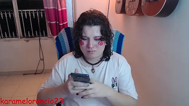 Snapshot of Smoke_trip_Alicia chatting on 09-26-25, 04:49 Smoke trip Alicia online show from 09-26-25, 04:49