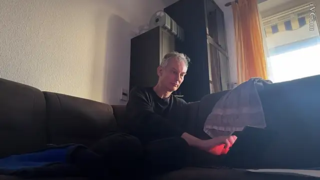 Snapshot of grandcool chatting on 09-19-25, 05:24 grandcool online show from 09-19-25, 05:24